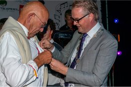 Jarenlange inzet beloond met zilveren vrijwilligersspeld