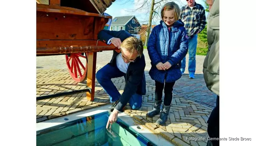 Onthulling historische kade De Kolk in Broekerhaven