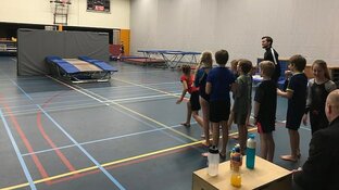Krapte in sporthallen Enkhuizen: geen plek voor nieuwe kinderen