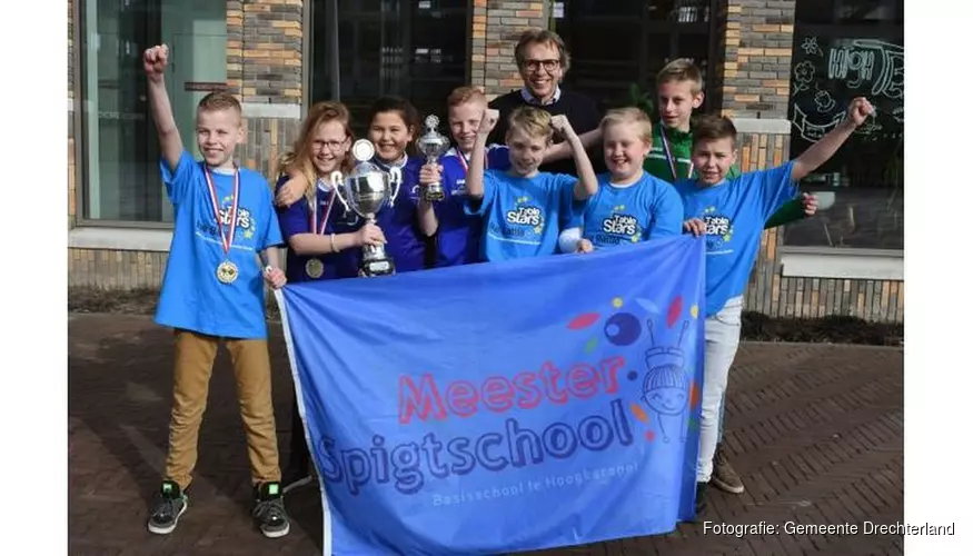 Huldiging tafeltenniskampioenen Meester Spigtschool