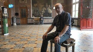 Enkhuizer biedt vleugel aan aan station: "Dit is mijn droom"