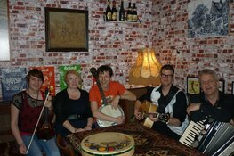 Optreden van de Irish folk band JOHN FARMERS WHISTLES op zondag 6 jan. in Oosterleek
