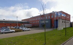 Vakbond en Tweede Kamer willen maatregelen tegen gevangenisparty's