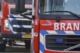 Camper brandt uit in centrum Enkhuizen